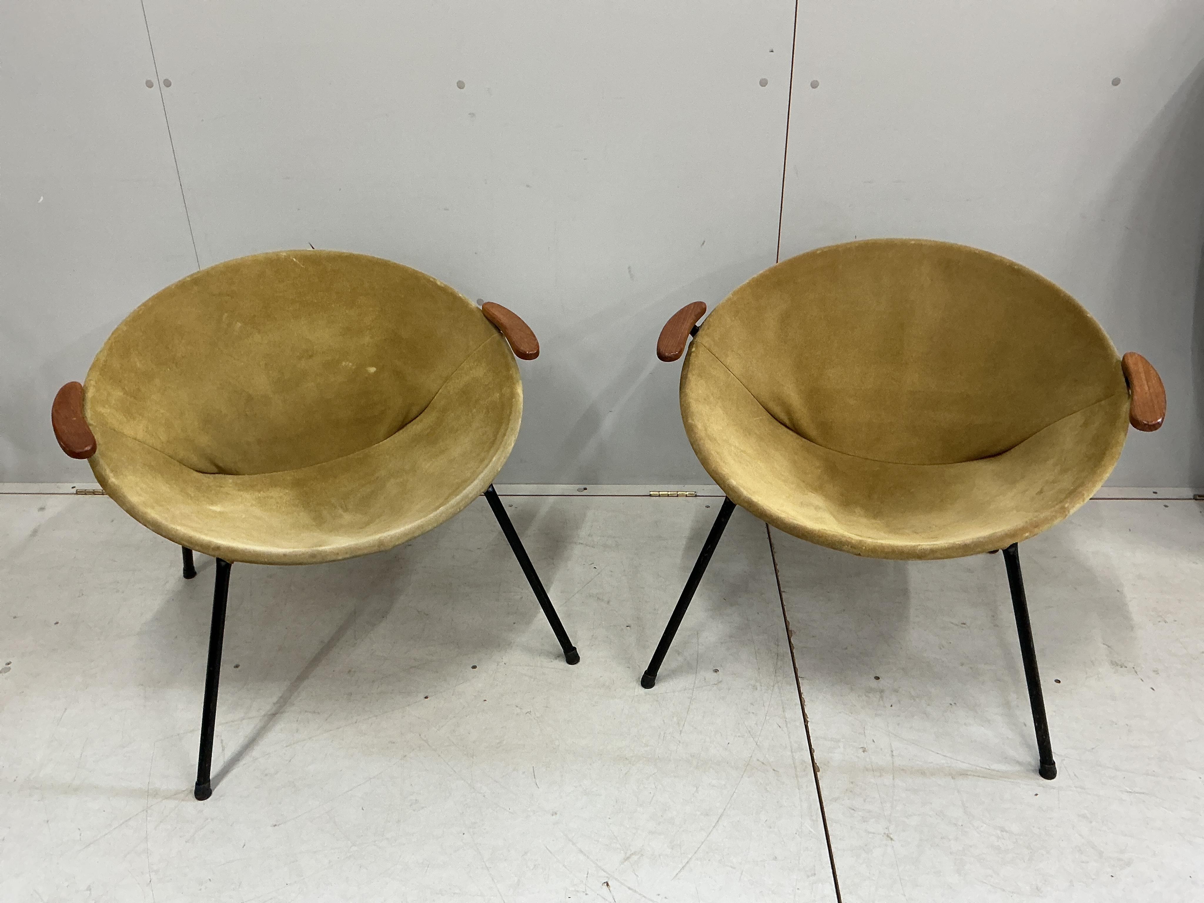 A pair of Hans Olsen balloon chairs, width 76cm, height 64cm